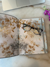 Load image into Gallery viewer, Simple Moments Planner (August 2025-July 2026)